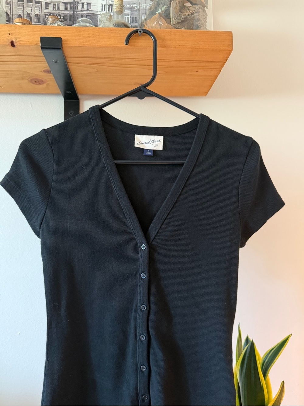 Universal Thread Black Short-Sleeve Button Down Top